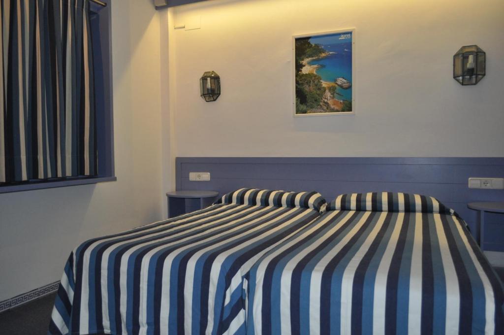 Apartaments El Trull Lloret de Mar Oda fotoğraf